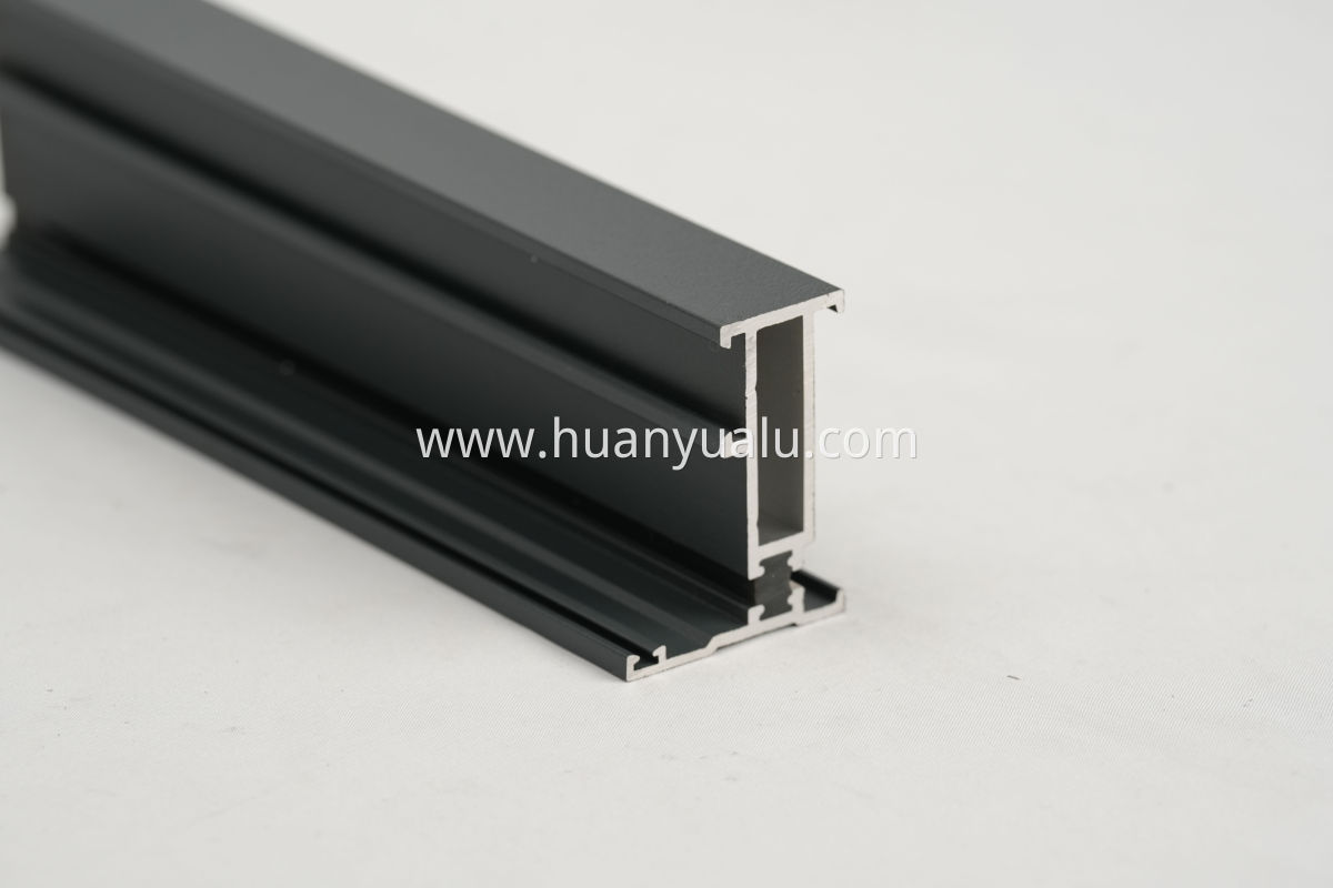 Thermal insulation profiles